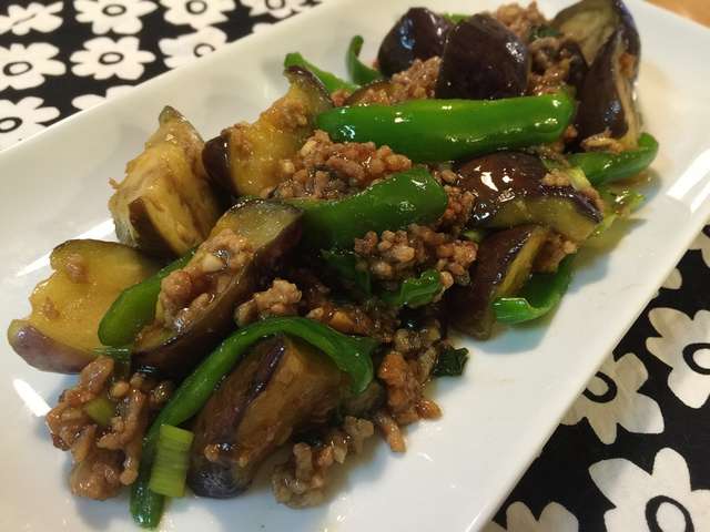 ご飯が進む♪茄子ピーマン豚挽肉の香味炒め